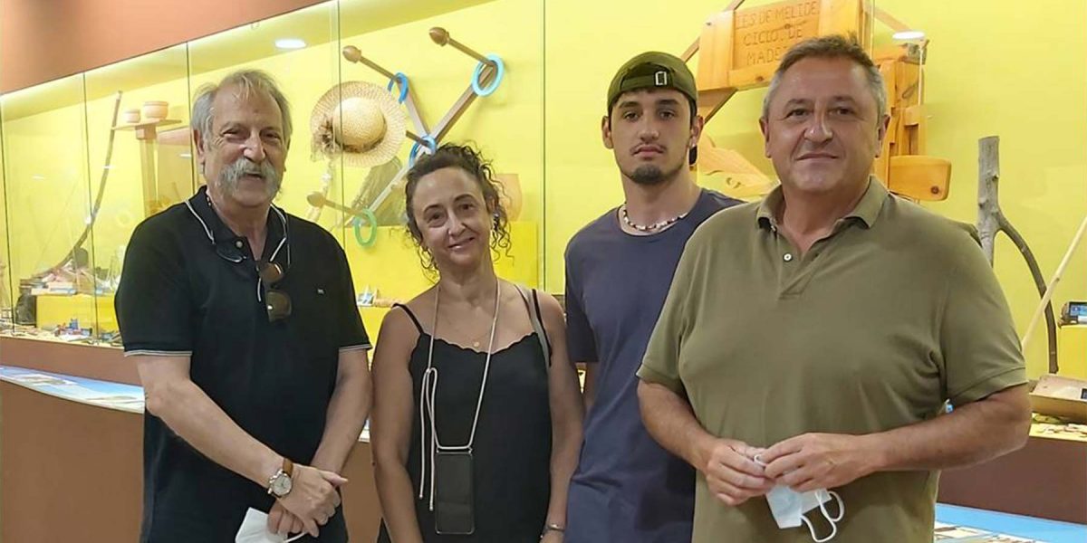 O escritor Jose Lopez Gonzalez visita o Melga