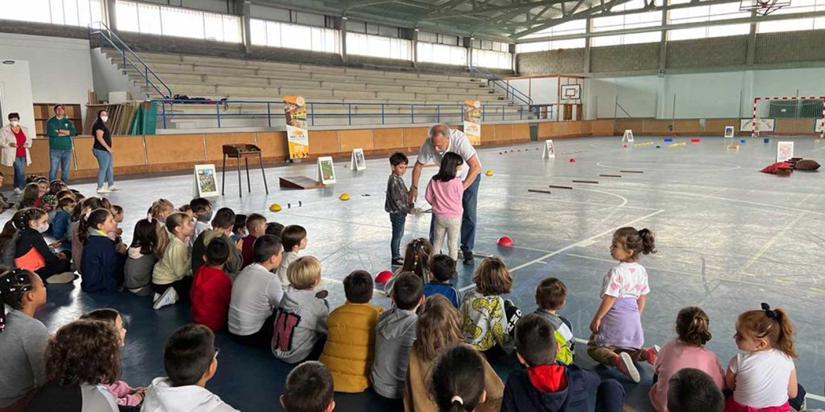 El CEIP Labarta Pose de Baio celebrou o seu remate de curso cun festival de xogos e deportes tradicionáis galegos.