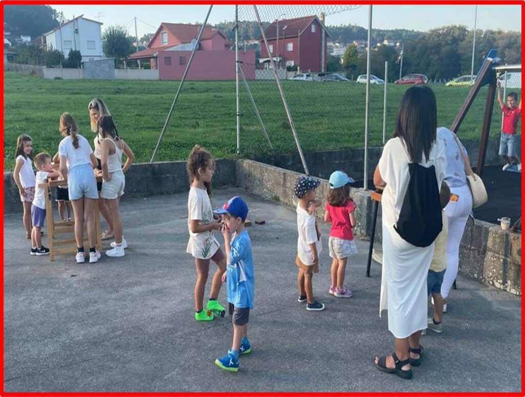 Gente en la Fiesta en Canduas 2023. Museo Melga.