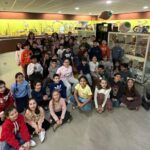 Alumnos do CEIP A Cristina posan nas instalacións interiores do MUSEO MELGA de Ponteceso